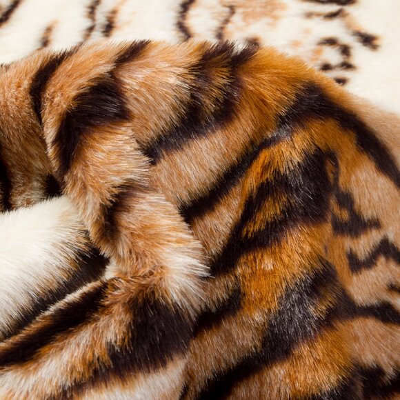 Luxe Home Decor Classic Faux Hide Rug | 1-Piece | Tyler tiger | 5.25'x7.5' - Picture 4 of 4